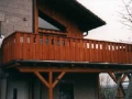 Balkon mit Boden-Deckel-Schalung als Geländer